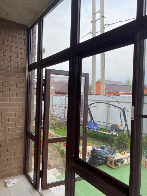 Терраса с входной дверью в Олимпийской деревне