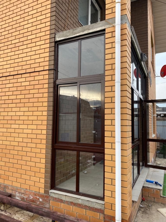 Терраса с входной дверью в Олимпийской деревне