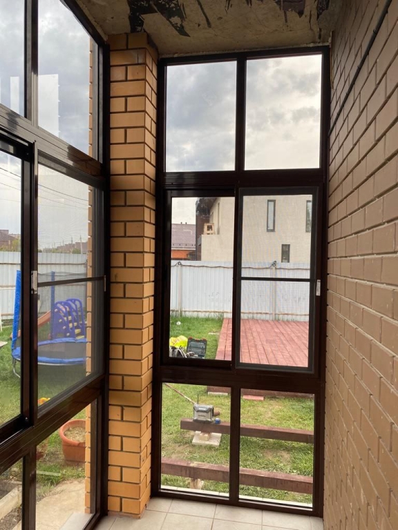 Терраса с входной дверью в Олимпийской деревне